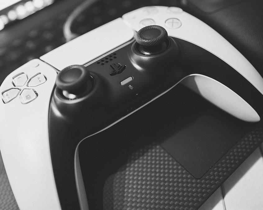 PlayStation 5 или Xbox Series X: что выбрать в 2024 году / ТВ, мультимедиа и консоли / iXBT Live